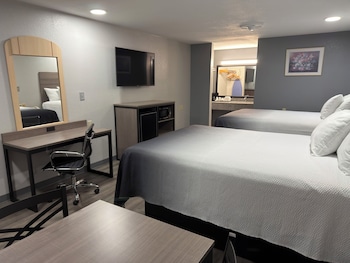 Room, 2 Queen Beds, Non Smoking