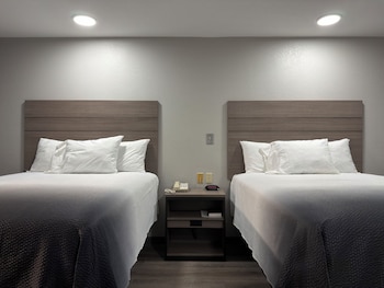 Room, 2 Queen Beds, Non Smoking