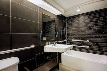 Room, 2 Double Beds, Accessible, Bathtub