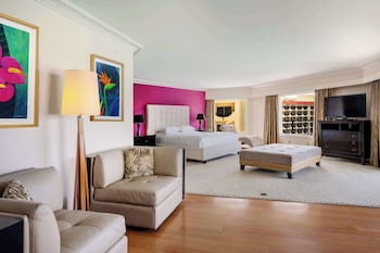 Presidential Suite with Lounge Access