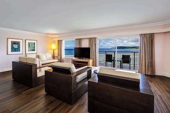 Premier Suite with Lounge Access