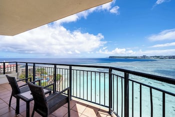 Premier Executive Suite with Lounge Access