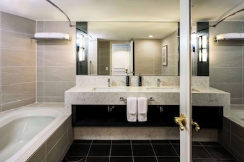 Premier Room, 2 Twin Beds, Ocean View