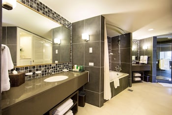 Junior Suite, 1 King Bed (Main)