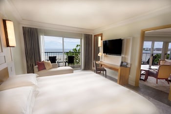 Tasi Suite with Lounge Access