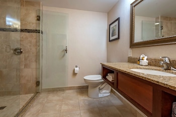 Suite, 1 King Bed, Hot Tub, River View (with Sofabed)