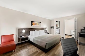 Room, 1 King Bed, Accessible, Smoking