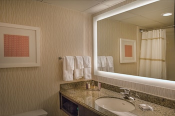 Standard Room, 1 King Bed (Mobility/Hearing Accessible, Tub)