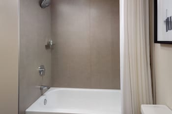 Traditional Room, 2 Queen Beds (Hearing Accessible)