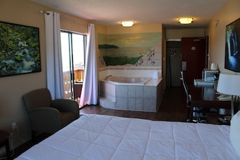 Superior Studio Suite, 1 King Bed, Non Smoking, Ocean View