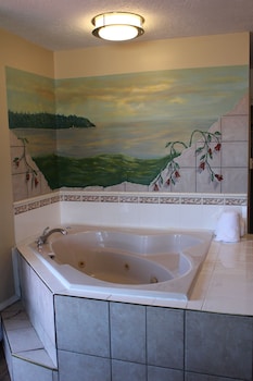 Superior Studio Suite, 1 King Bed, Non Smoking, Ocean View