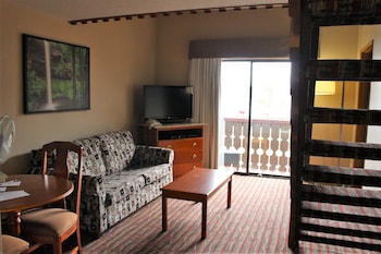 Suite, Multiple Beds, Non Smoking, Ocean View (Three-Bedroom)