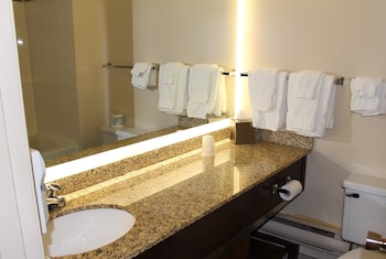 Superior Studio Suite, 1 King Bed, Non Smoking, Ocean View