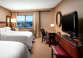 Room, 2 Double Beds, Mobility Accessible, Non Smoking (Bathtub W/grab Bars)