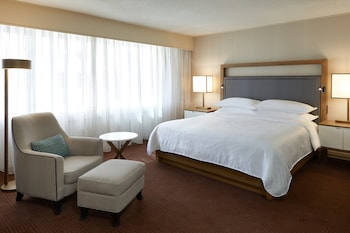 Executive Room, 1 King Bed, Executive Level