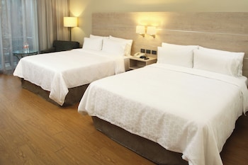 Standard Room, 2 Queen Beds, Ground Floor