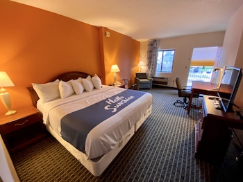Standard Room, 1 King Bed, Smoking