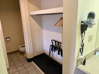 Suite, 1 King Bed, Smoking