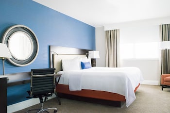 Deluxe Room, 1 King Bed, Accessible, Bathtub