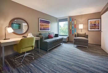 Studio Suite, 1 Queen Bed with Sofa bed, Non Smoking