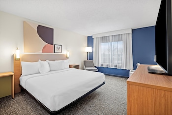 Room, 1 King Bed, Accessible (Mobility, Roll-In Shower)