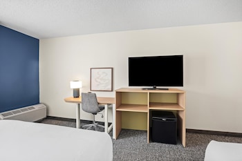 Room, 2 Queen Beds, Accessible, Bathtub (Mobility & Hearing)