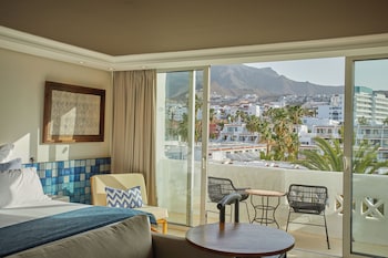 Junior Suite (Preferred Club, 2 Adults + 1 Child)