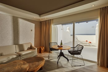 Suite, Ocean View (Preferred Club, 2 Adults + 1 Child)