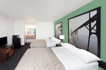Room, 2 Queen Beds, Non Smoking (Exterior Corridor)