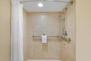 Standard Room, 1 King Bed, Accessible, Refrigerator & Microwave, Exterior Access