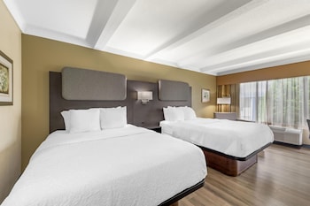 Standard Room, 2 Queen Beds, Non Smoking, Refrigerator & Microwave, Exterior Access