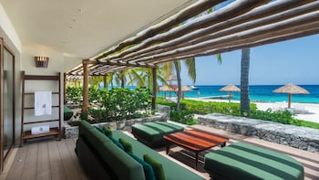 Premium Room, 1 King Bed (Reef View with Beach Access)