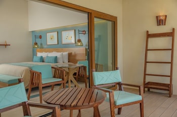 Premium Room, 1 King Bed, Balcony