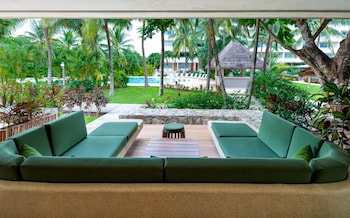 Premium Room, 1 King Bed, Pool Access