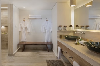 Premium Room, 1 King Bed (Reef View with Beach Access)