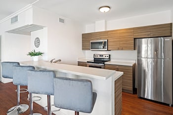 Suite, 1 Bedroom, Balcony, Bay View (King)