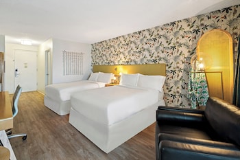 Deluxe Double Room, Balcony (Bayfront)