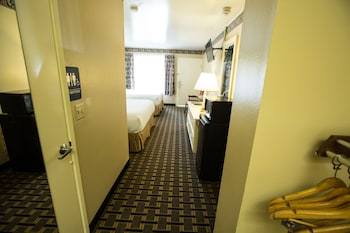 Single Room, 2 Queen Beds, Accessible