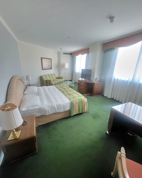 Deluxe Suite, Bathtub