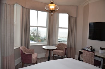 Standard Room, 1 King Bed, Sea View
