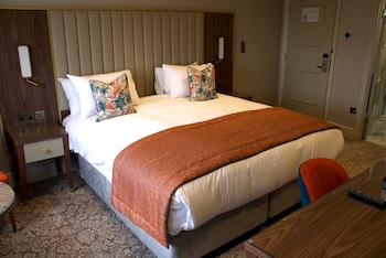 Standard Room, 1 Queen Bed