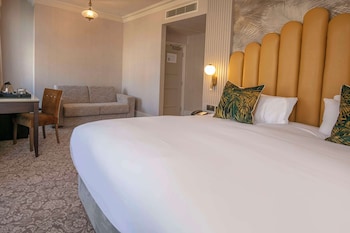 Premium Room, 1 King Bed with Sofa bed