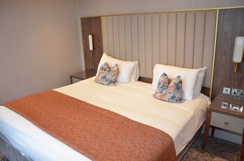 Standard Room, 1 Queen Bed