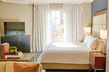 Junior Suite, 1 King Bed, Corner