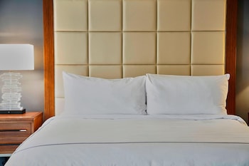 Deluxe Room, 1 King Bed