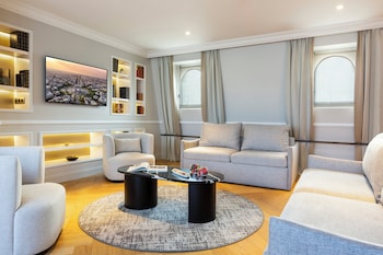 Suite (The Eiffel Tower)