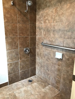 Standard Room, 2 Queen Beds, Accessible, Non Smoking