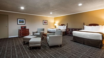 Deluxe Room, 2 Queen Beds, Non Smoking, Refrigerator & Microwave