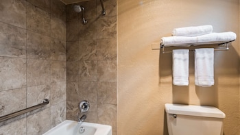 Deluxe Room, 2 Queen Beds, Non Smoking, Refrigerator & Microwave
