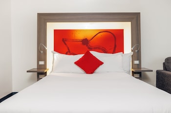 Superior Room, 1 Queen Bed with Sofa bed